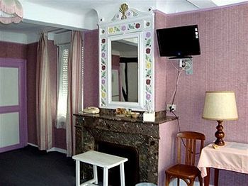 Logis Hotel Restaurant Metropole Mirande  Dış mekan fotoğraf